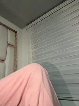 perla kem  online show from February 15, 2026, 12:55 am