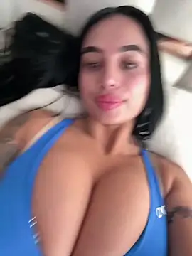 Snapshot of perla_kem_ chatting on October 9, 2025, 6:41 pm perla kem online show from October 9, 2025, 6:41 pm