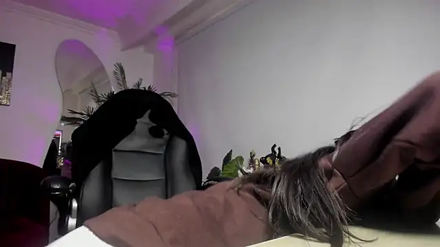 Meghan320 online show from October 10, 2025, 11:33 am