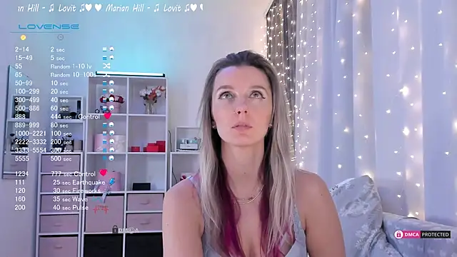 Snapshot of Karamelsw_ chatting on February 12, 2025, 12:16 am Karamelsw online show from February 12, 2025, 12:16 am