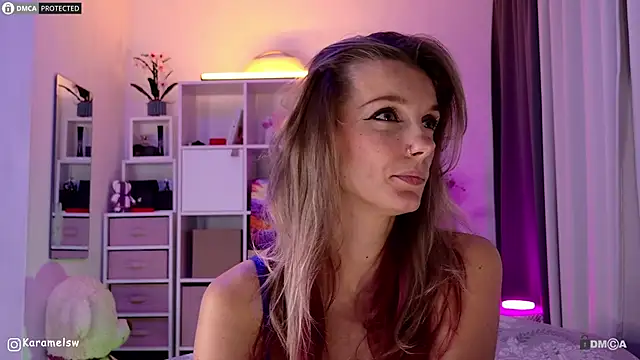 Snapshot of Karamelsw_ chatting on October 4, 2025, 8:32 pm Karamelsw online show from October 4, 2025, 8:32 pm