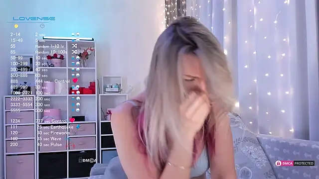 Snapshot of Karamelsw_ chatting on February 18, 2025, 11:52 pm Karamelsw online show from February 18, 2025, 11:52 pm