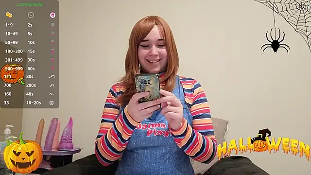 Snapshot of MaryHillx chatting on October 31, 2025, 1:02 am MaryHillx online show from October 31, 2025, 1:02 am