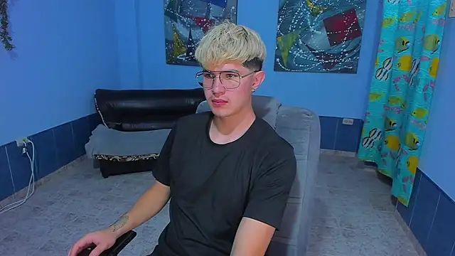 Snapshot of patrik_027 chatting on November 23, 2025, 8:52 pm patrik 027 online show from November 23, 2025, 8:52 pm