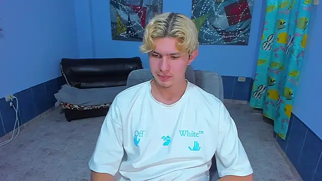 Snapshot of patrik_027 chatting on November 6, 2025, 7:45 am patrik 027 online show from November 6, 2025, 7:45 am