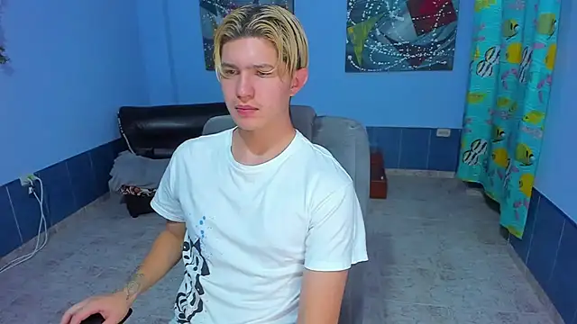 Snapshot of patrik_027 chatting on November 14, 2025, 6:33 pm patrik 027 online show from November 14, 2025, 6:33 pm