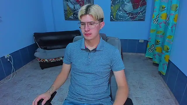 Snapshot of patrik_027 chatting on November 28, 2025, 7:25 pm patrik 027 online show from November 28, 2025, 7:25 pm