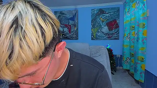 Snapshot of patrik_027 chatting on November 30, 2025, 7:42 am patrik 027 online show from November 30, 2025, 7:42 am