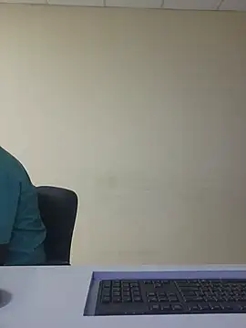 Snapshot of Mallupaiyanaachu chatting on July 15, 2026, 2:35 pm Mallupaiyanaachu online show from July 15, 2026, 2:35 pm