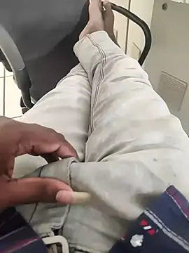 Snapshot of Mallupaiyanaachu chatting on September 14, 2025, 11:43 am Mallupaiyanaachu online show from September 14, 2025, 11:43 am