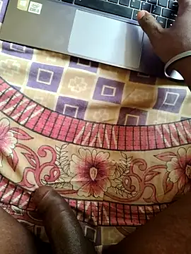 Snapshot of Mallupaiyanaachu chatting on October 6, 2025, 4:46 am Mallupaiyanaachu online show from October 6, 2025, 4:46 am