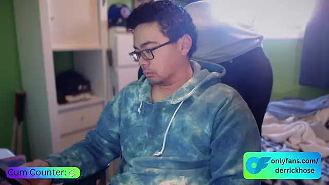 Snapshot of DerrickHose chatting on November 16, 2025, 3:28 pm DerrickHose online show from November 16, 2025, 3:28 pm