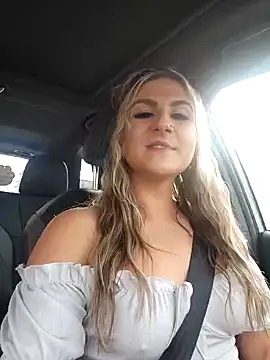 Snapshot of Taneil2pt0 chatting on February 25, 2025, 10:53 pm Taneil2pt0 online show from February 25, 2025, 10:53 pm