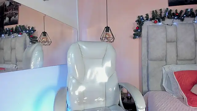 Snapshot of Stefhanyblow chatting on December 17, 2025, 6:18 am Stefhanyblow online show from December 17, 2025, 6:18 am