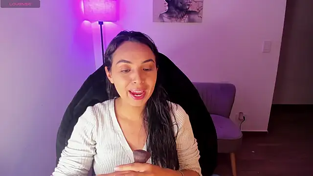 Snapshot of Miss_Nicole chatting on May 30, 2026, 1:34 am Miss Nicole online show from May 30, 2026, 1:34 am