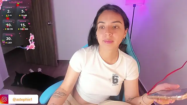 Snapshot of Miss_Nicole chatting on November 26, 2025, 6:52 pm Miss Nicole online show from November 26, 2025, 6:52 pm