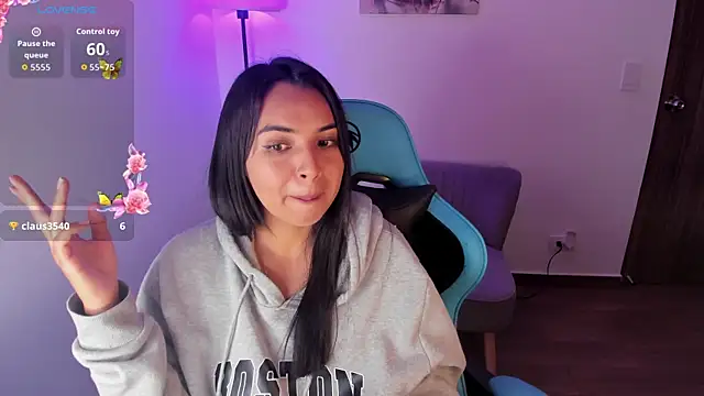 Snapshot of Miss_Nicole chatting on April 30, 2026, 8:57 pm Miss Nicole online show from April 30, 2026, 8:57 pm