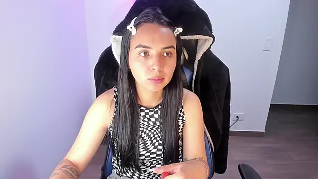 Snapshot of Miss_Nicole chatting on November 8, 2025, 1:31 am Miss Nicole online show from November 8, 2025, 1:31 am