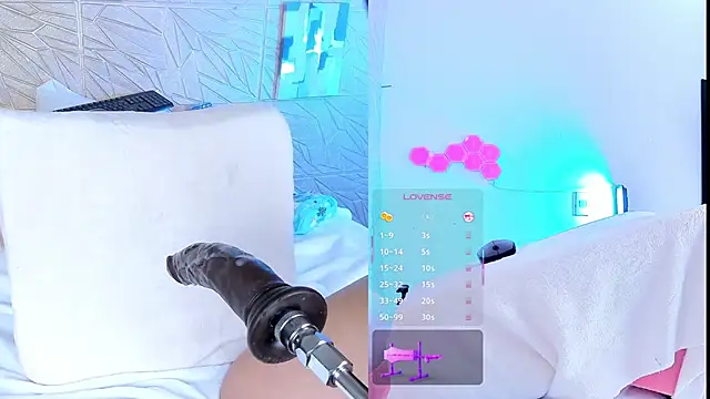 evaa rose online show from February 22, 2025, 8:20 pm