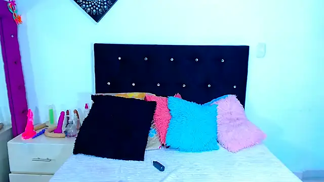 Jenng18 online show from November 22, 2025, 9:24 pm