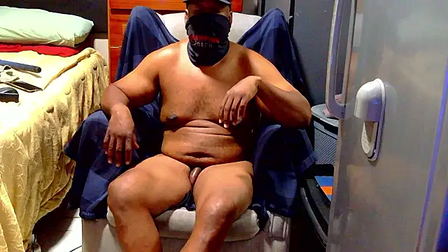 Snapshot of CharlesBlk79_ chatting on January 31, 2026, 7:12 pm CharlesBlk79 online show from January 31, 2026, 7:12 pm