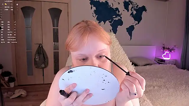 Snapshot of LisaLaas chatting on March 5, 2025, 2:23 pm LisaLaas online show from March 5, 2025, 2:23 pm