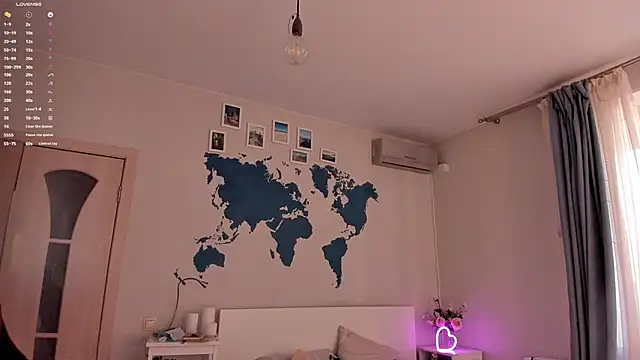 Snapshot of LisaLaas chatting on March 21, 2025, 1:45 pm LisaLaas online show from March 21, 2025, 1:45 pm