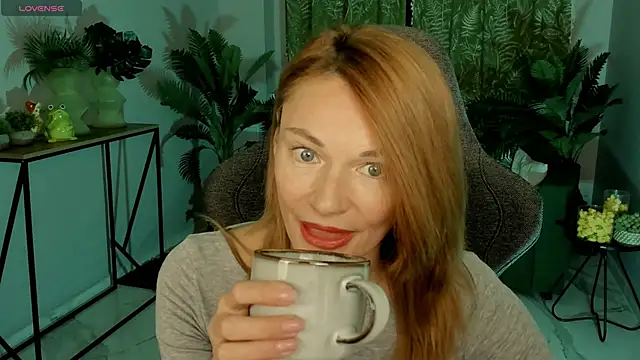 MistyBarnes online show from November 6, 2025, 1:48 pm