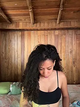 Miley and Vash online show from December 3, 2025, 6:18 pm