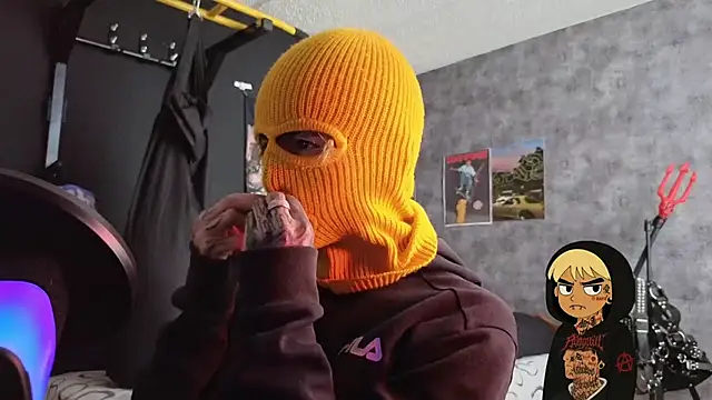 Snapshot of AcidMilo chatting on October 28, 2025, 7:35 pm AcidMilo online show from October 28, 2025, 7:35 pm