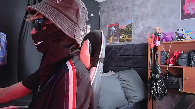 AcidMilo online show from December 22, 2025, 5:02 pm