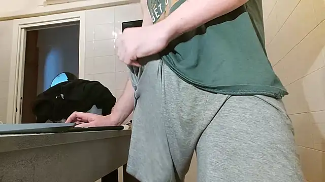 Snapshot of asa92921 chatting on March 21, 2025, 1:45 pm asa92921 online show from March 21, 2025, 1:45 pm