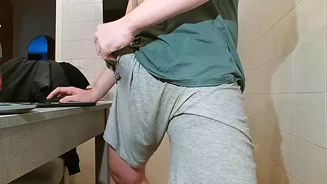 Snapshot of asa92921 chatting on January 2, 2025, 2:13 pm asa92921 online show from January 2, 2025, 2:13 pm