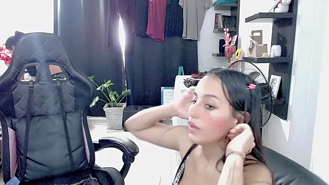 Snapshot of Karen_sex92 chatting on March 15, 2025, 4:54 pm Karen sex92 online show from March 15, 2025, 4:54 pm