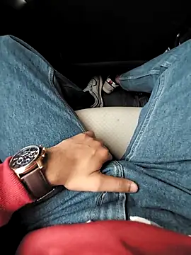 bigdickfuckuu online show from November 28, 2025, 11:43 am