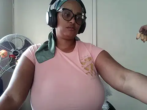 Snapshot of Charlie-Crawford chatting on June 1, 2026, 11:54 am Charlie-Crawford online show from June 1, 2026, 11:54 am