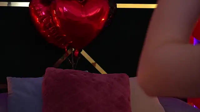 Snapshot of LittleeCutee chatting on February 15, 2025, 10:55 am LittleeCutee online show from February 15, 2025, 10:55 am