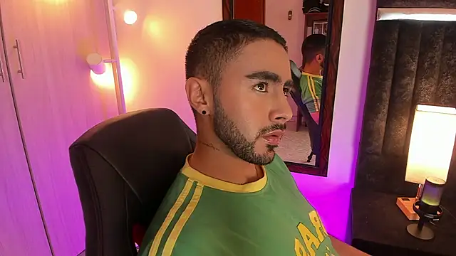 Snapshot of ItsMeEros chatting on November 12, 2025, 8:56 pm ItsMeEros online show from November 12, 2025, 8:56 pm