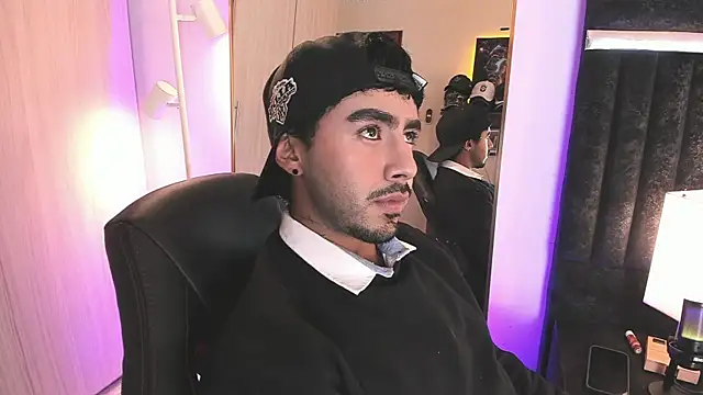 ItsMeEros online show from April 6, 2026, 10:33 pm