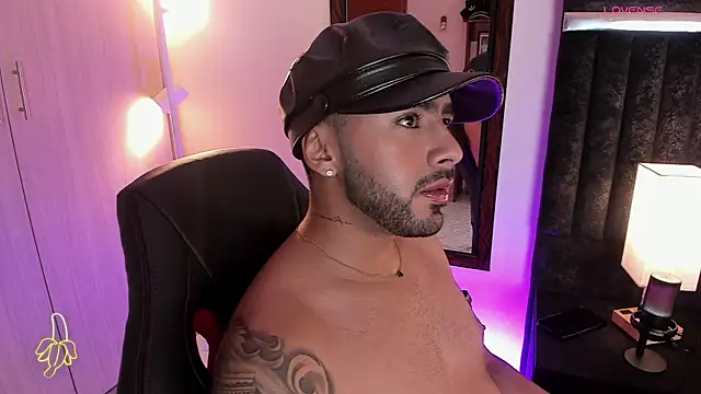 Snapshot of ItsMeEros chatting on November 8, 2025, 11:41 pm ItsMeEros online show from November 8, 2025, 11:41 pm