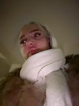 pinkstar  online show from November 30, 2025, 5:41 am