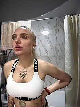 pinkstar  online show from November 4, 2025, 5:33 am