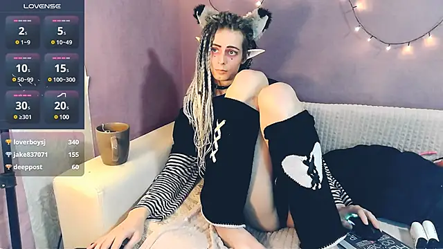 Littlepinkcat online show from March 3, 2025, 3:27 am