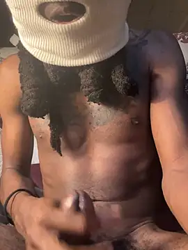 Snapshot of BigSkii chatting on December 10, 2024, 5:55 pm BigSkii online show from December 10, 2024, 5:55 pm