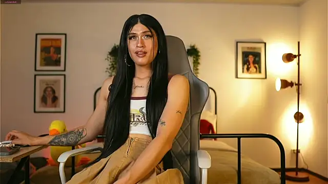 julesbennet online show from February 21, 2025, 4:26 pm