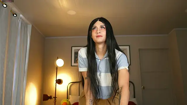 julesbennet online show from March 11, 2025, 1:45 pm