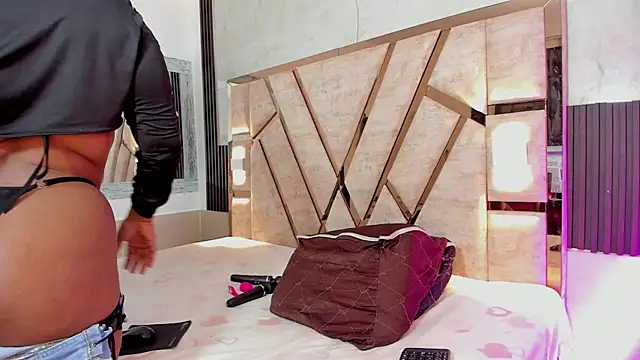 Snapshot of anny_run69 chatting on October 26, 2025, 12:05 pm anny run69 online show from October 26, 2025, 12:05 pm