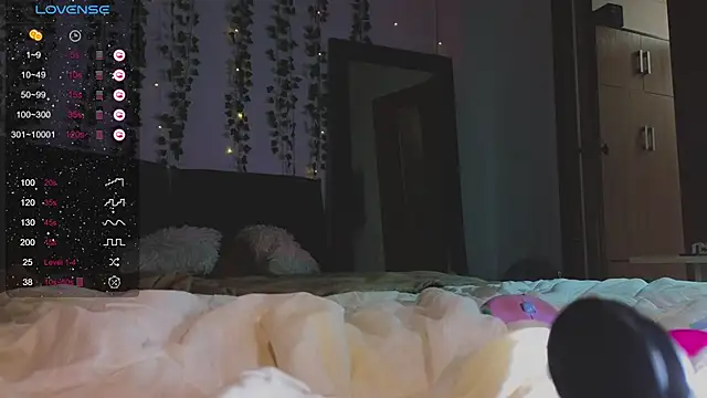 Juliette Sunshine online show from March 21, 2025, 8:40 pm