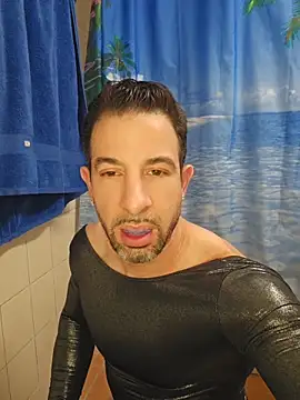 Snapshot of Sexyjulien25 chatting on April 29, 2026, 11:36 am Sexyjulien25 online show from April 29, 2026, 11:36 am