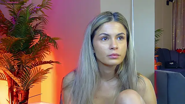 Snapshot of Avril_Cyrus chatting on November 24, 2025, 8:14 am Avril Cyrus online show from November 24, 2025, 8:14 am